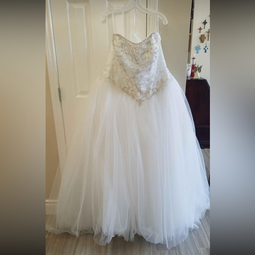 David’s Bridal white wedding dress